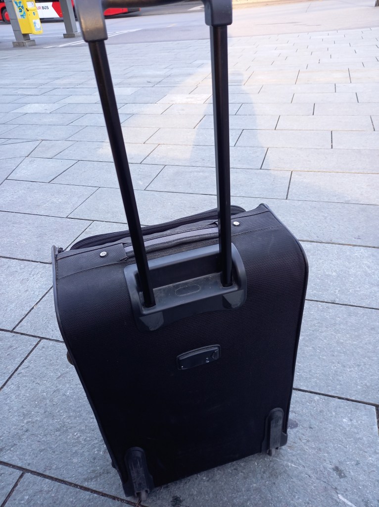 Koffer steht bereit für die Abreise
